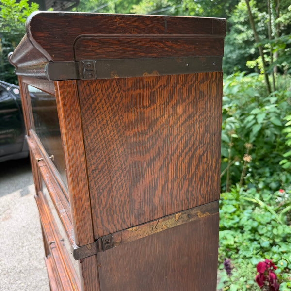 Early 20th Century Globe-Wernicke Antique Tiger Oak Stacking Barrister Bookcase