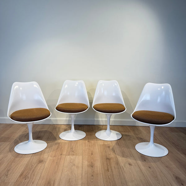 Mid Century Modern Tulip Base Dining Set with 4 chairs