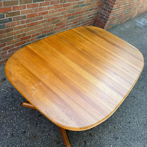 Danish Modern Teak Dining Set with 4 Niels Otto Møller Model 85 Chairs for for J.L. Møllers Møbelfabrik