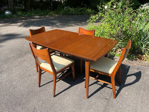 Broyhill Saga Small Dining Set