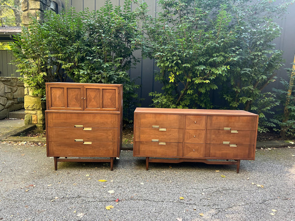 Vintage American of Martinsville Dresser Set