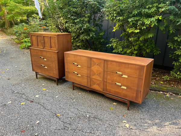 Vintage American of Martinsville Dresser Set