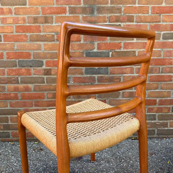 Danish Modern Teak Dining Set with 4 Niels Otto Møller Model 85 Chairs for for J.L. Møllers Møbelfabrik