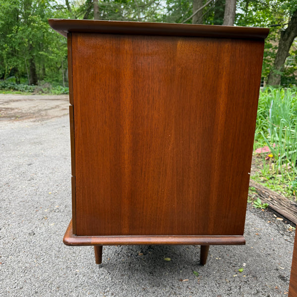 United Furniture Walnut Bedroom Set